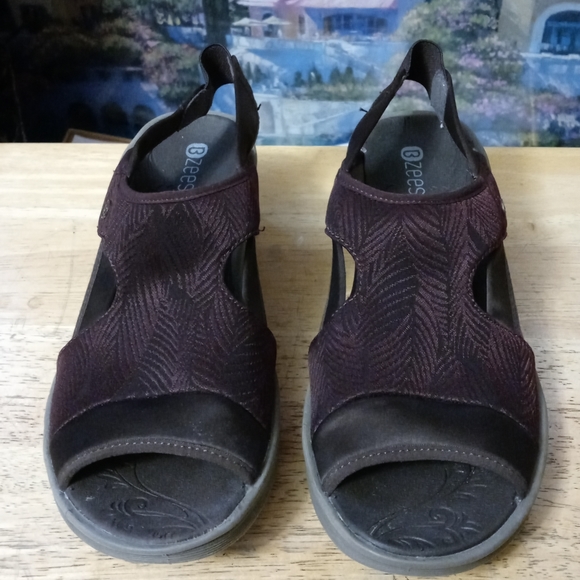 Bzees Dashing Shoot Sandals w/Cloud Tech Size 7.5 Women, FABULOUS GIFT GIVING - Picture 7 of 9